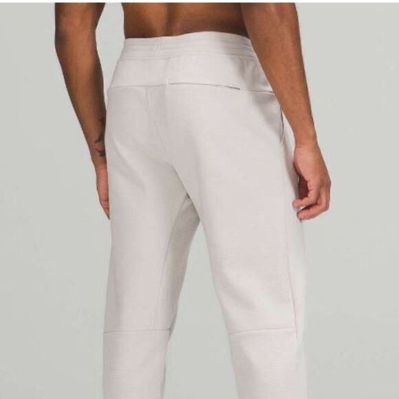 NWT Lululemon Men's GridLiner Fleece Jogger Heathered Dove Grey (Sm) - Picture 3 of 3